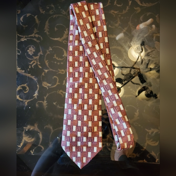 Cintas tie - Picture 2 of 3